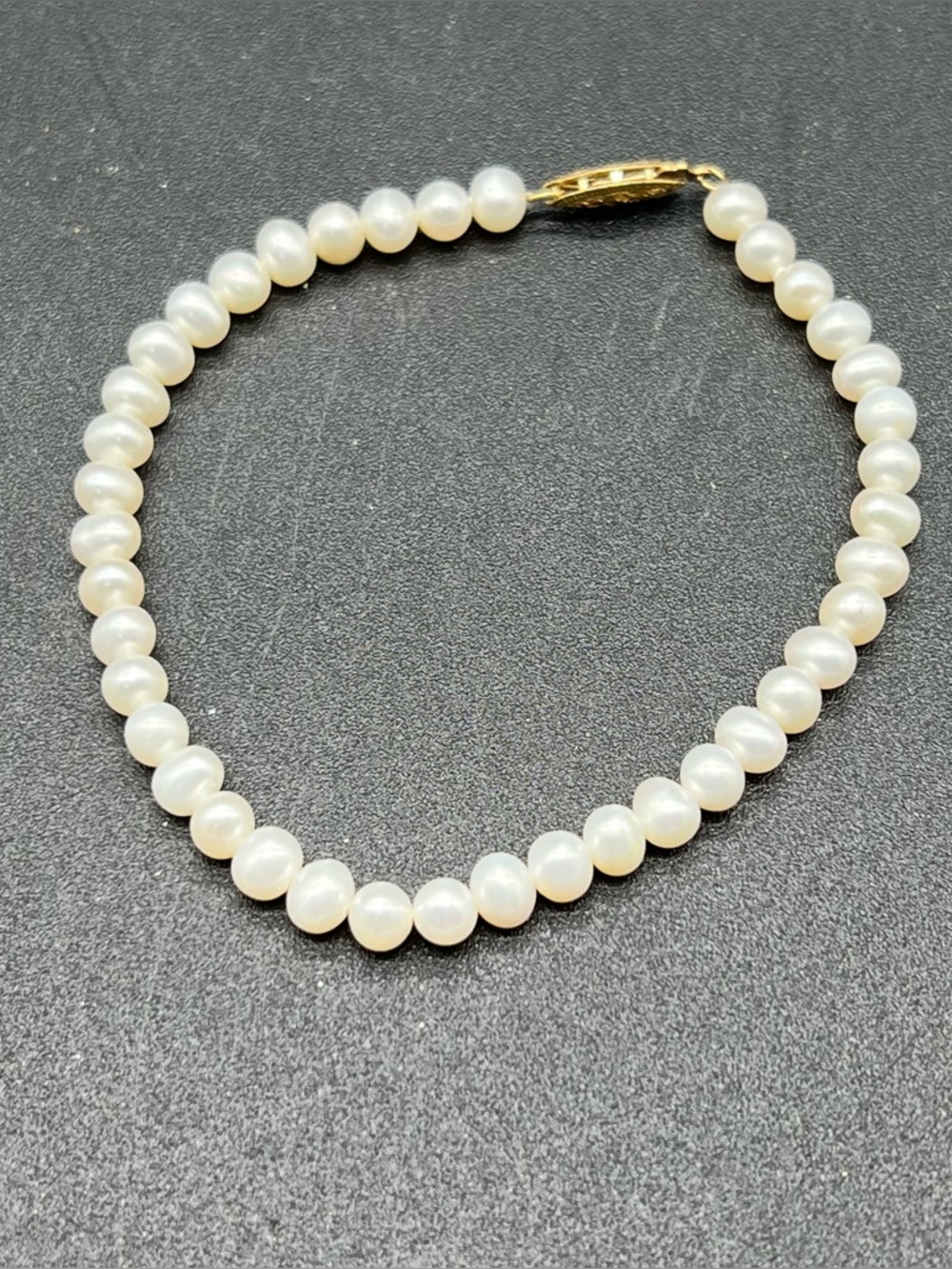 10K Gold Clasp Genuine Freshwater Pearl Bracelet 6.75” Vintage Classic Strand